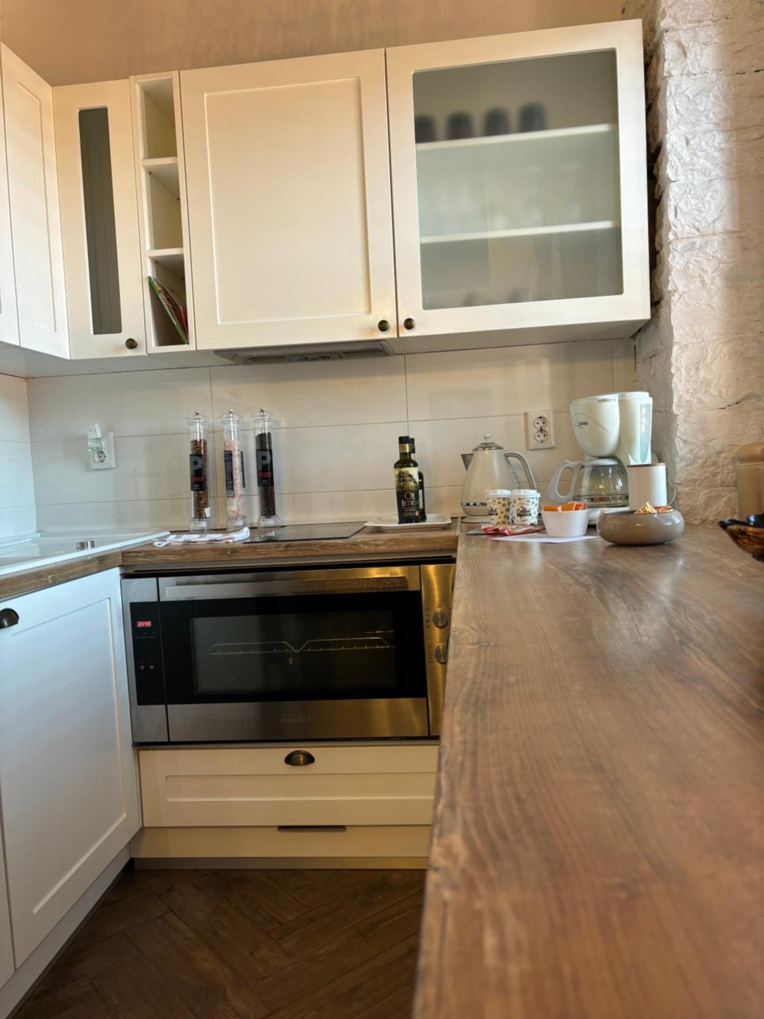 La Dolce Vita Luxury II Apartments With Best Free Private Parking In Center Пула Экстерьер фото